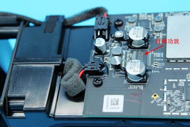 今天给大家看看小爱同学的内部拆解详情