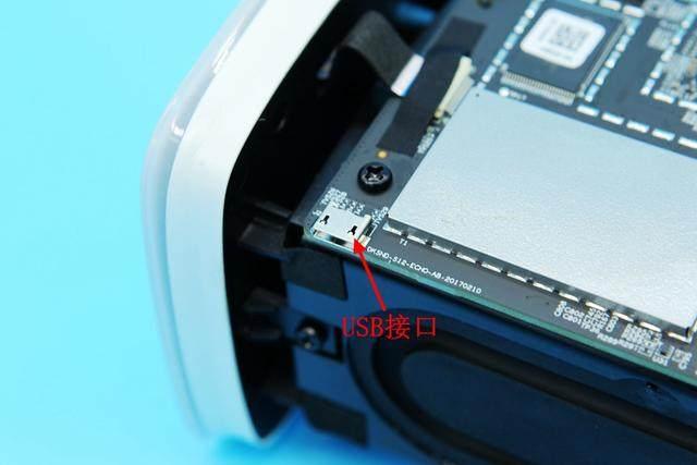 今天给大家看看小爱同学的内部拆解详情