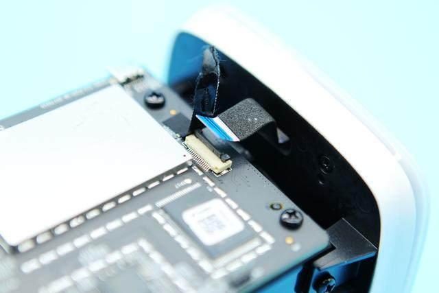 今天给大家看看小爱同学的内部拆解详情