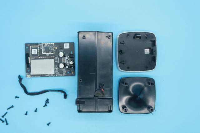 今天给大家看看小爱同学的内部拆解详情